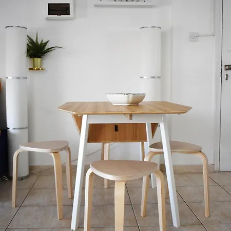 Sunny Rooftop In 91sqm Terrace Delight! Apartment *