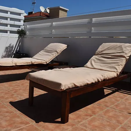 Apartment Sunny Rooftop In 91sqm Terrace Delight! *